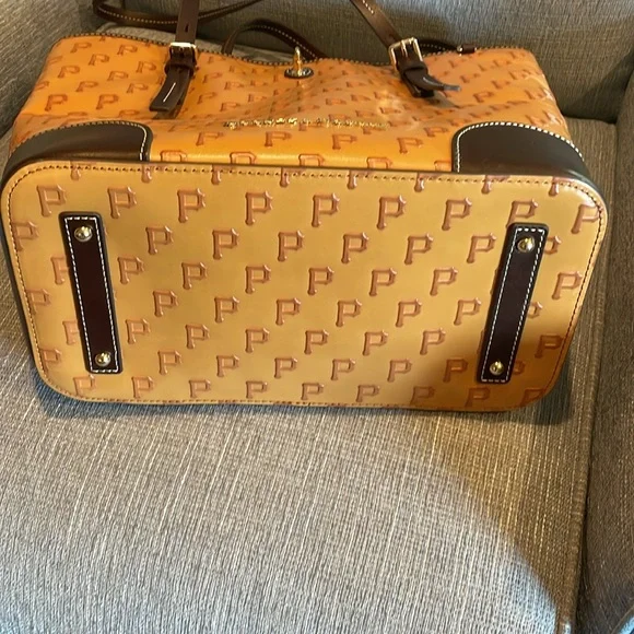 Dooney & Bourke Pittsburgh Pirates purse - Picture 5 of 12